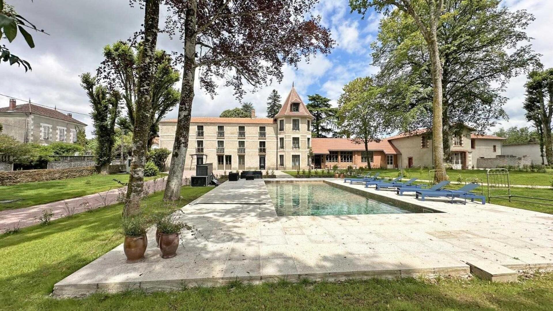 Le Manoir Des Perrieres Bed and Breakfast Rochechouart Eksteriør billede