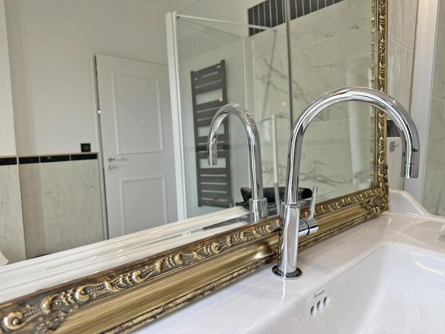 Le Manoir Des Perrieres Bed and Breakfast Rochechouart Eksteriør billede