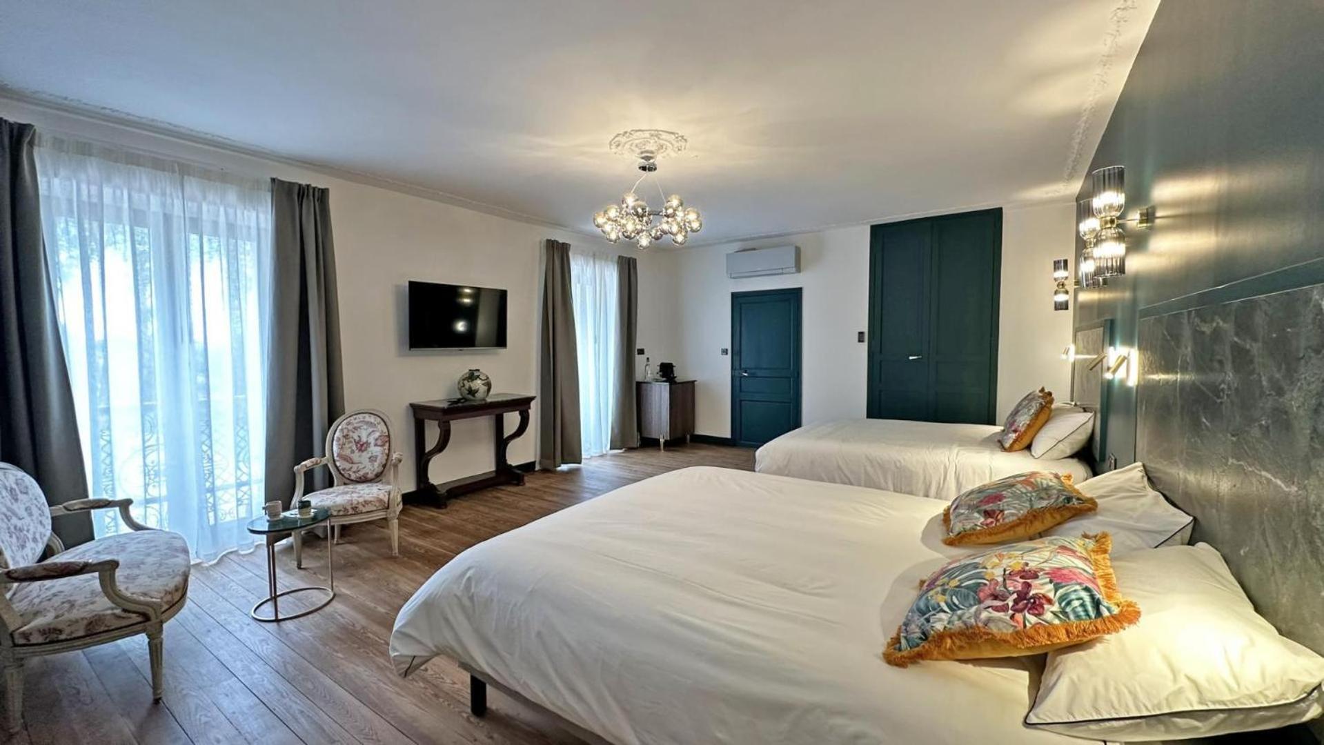 Le Manoir Des Perrieres Bed and Breakfast Rochechouart Eksteriør billede