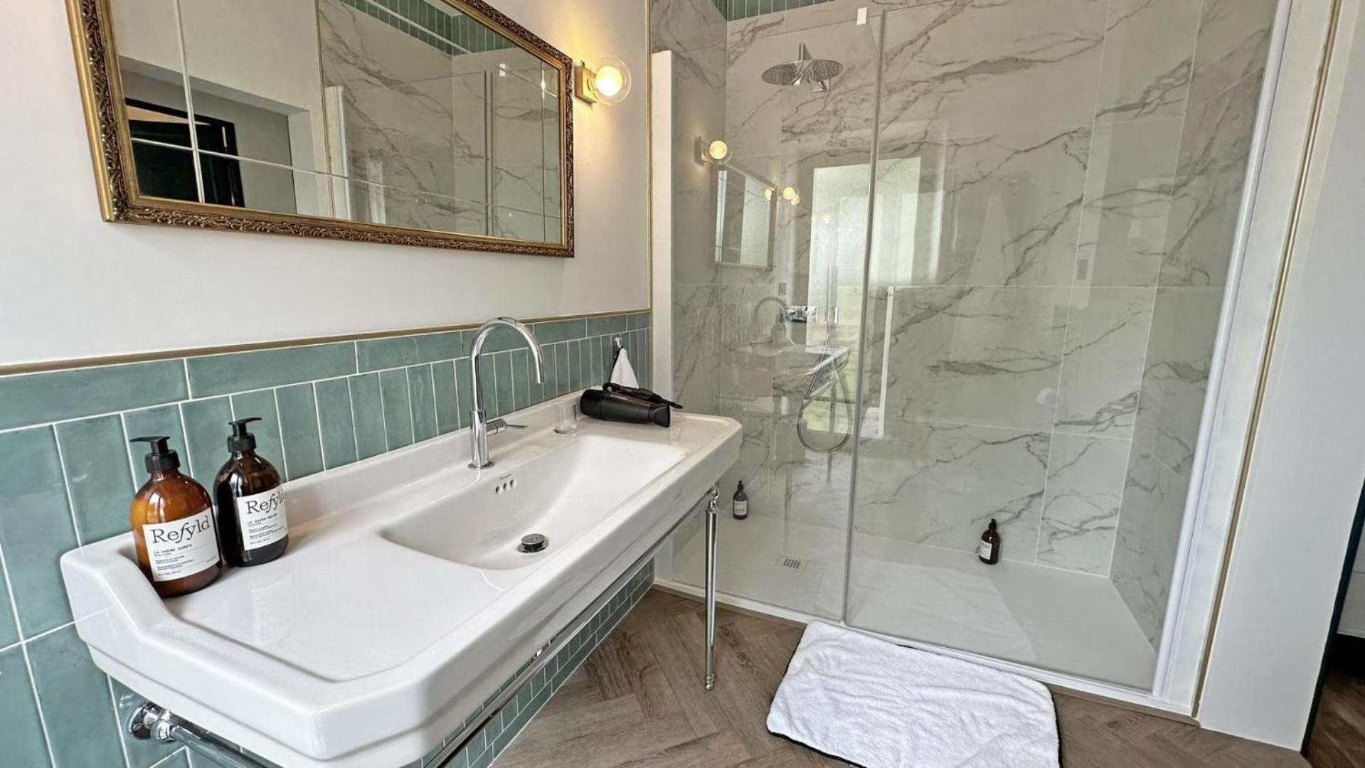 Le Manoir Des Perrieres Bed and Breakfast Rochechouart Eksteriør billede