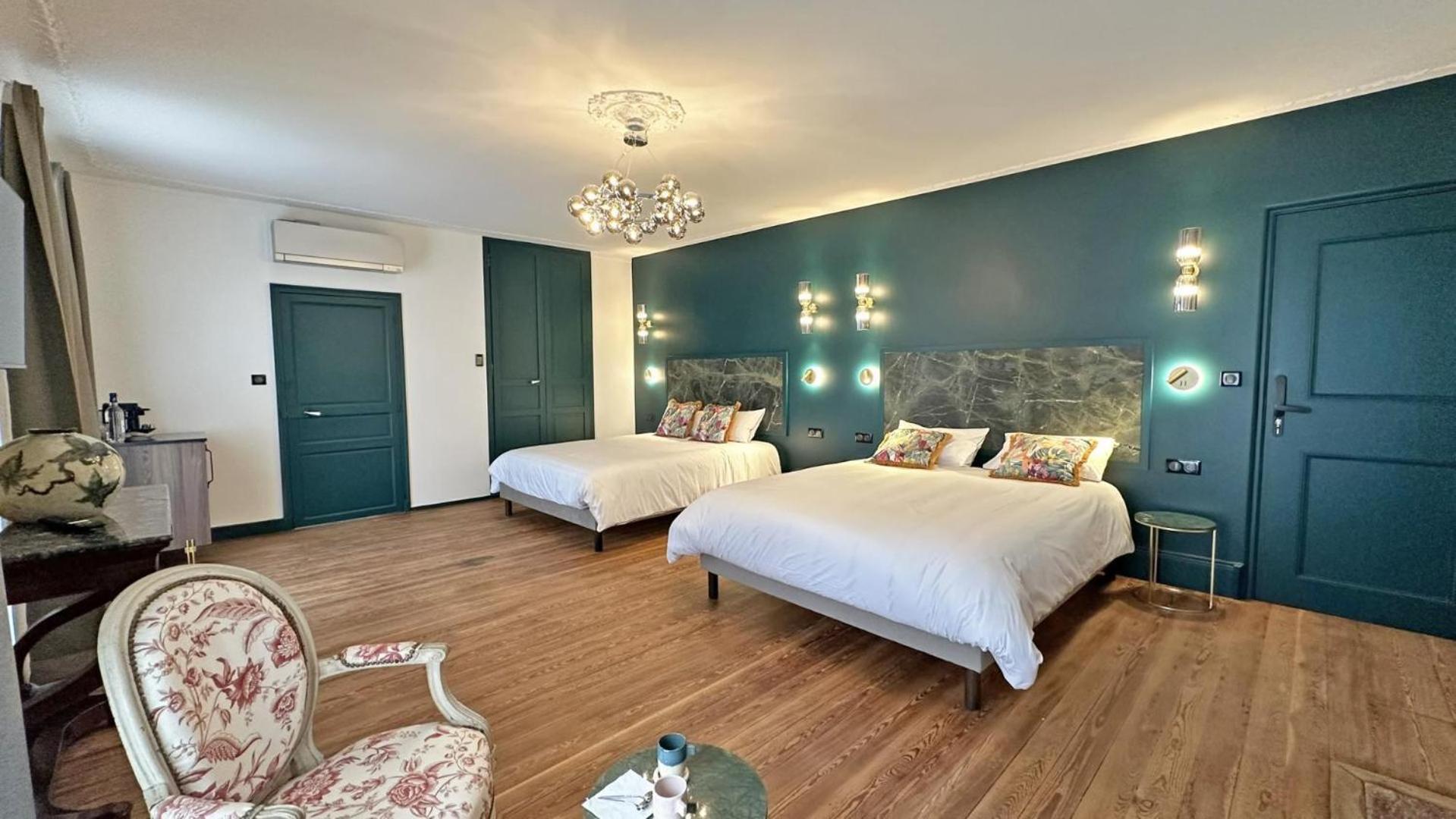 Le Manoir Des Perrieres Bed and Breakfast Rochechouart Eksteriør billede