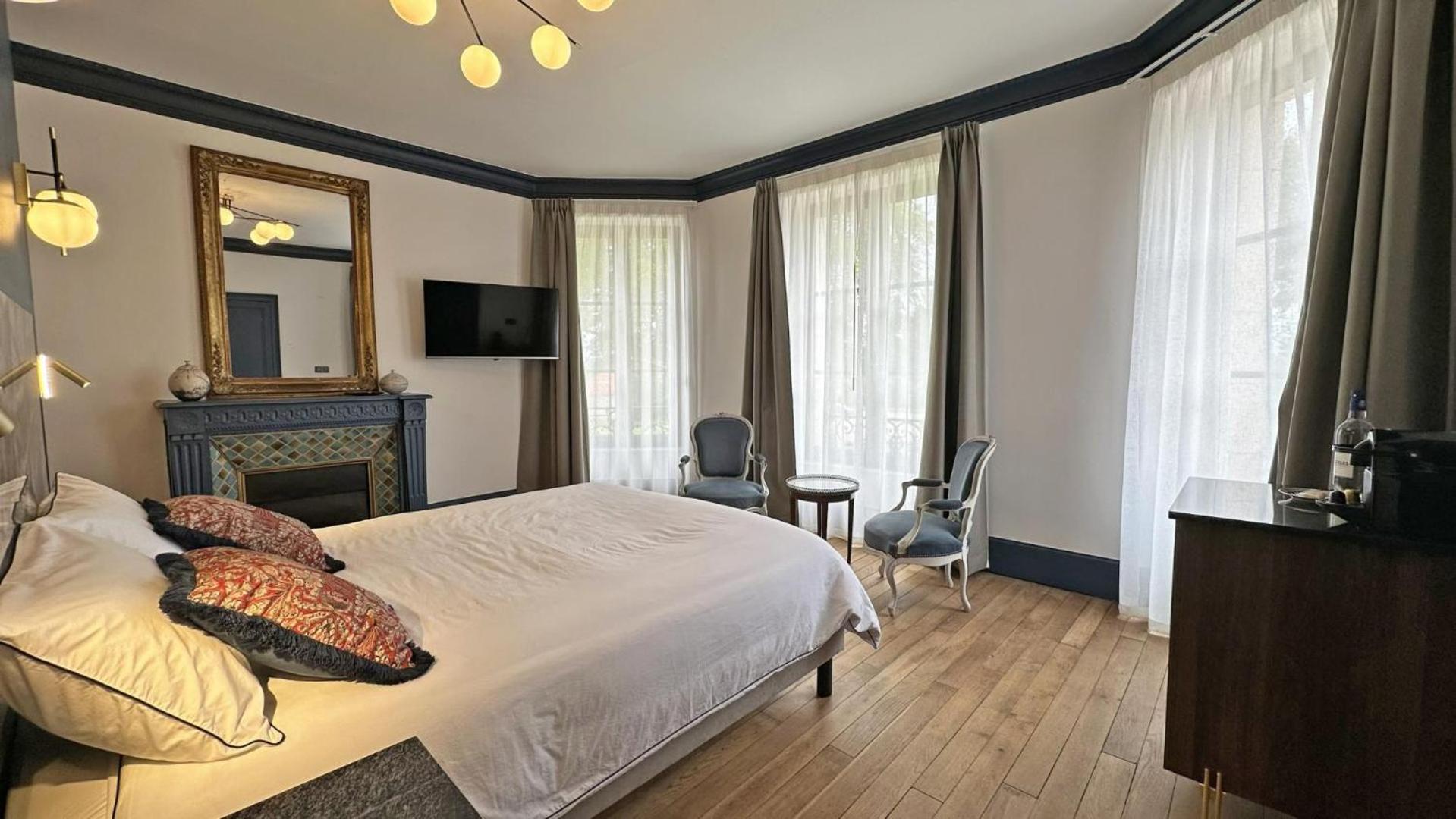 Le Manoir Des Perrieres Bed and Breakfast Rochechouart Eksteriør billede