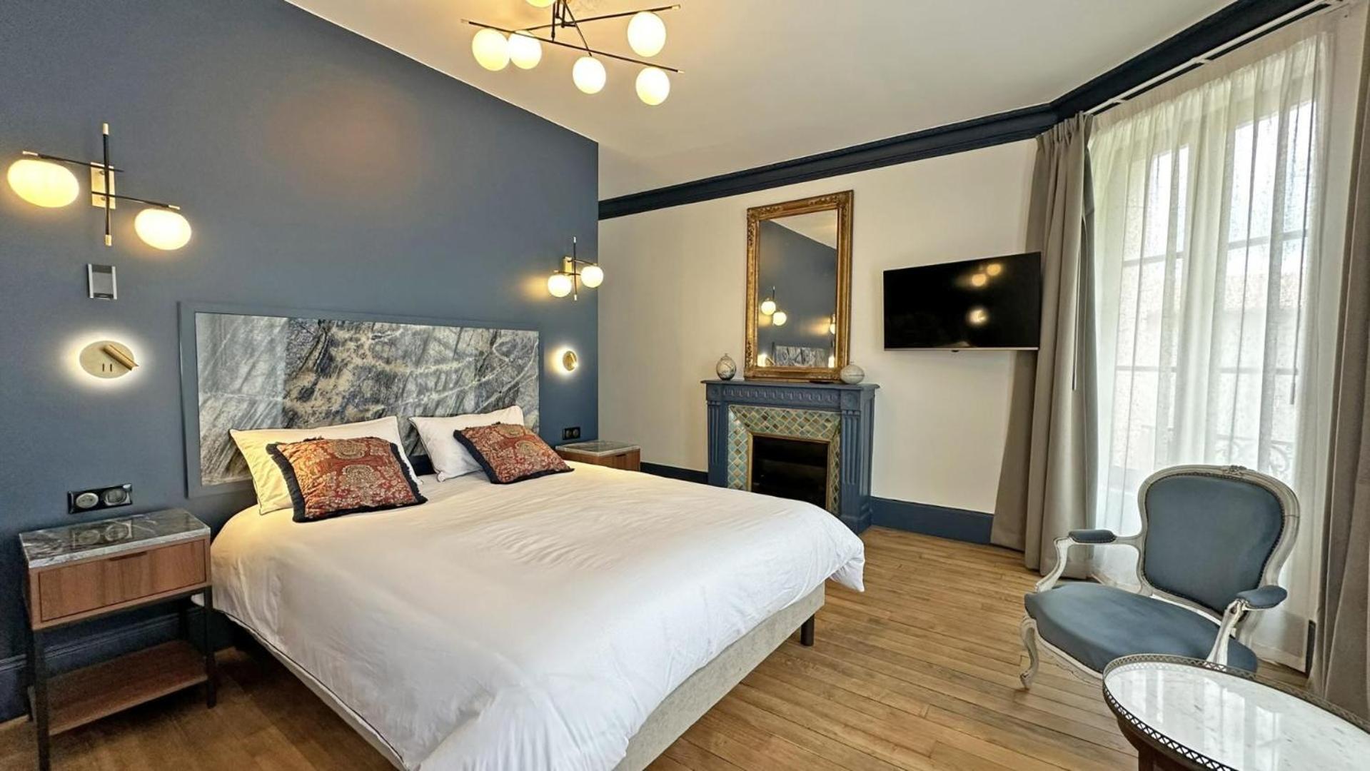 Le Manoir Des Perrieres Bed and Breakfast Rochechouart Eksteriør billede