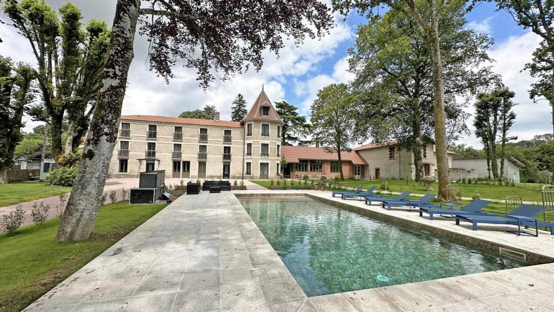 Le Manoir Des Perrieres Bed and Breakfast Rochechouart Eksteriør billede