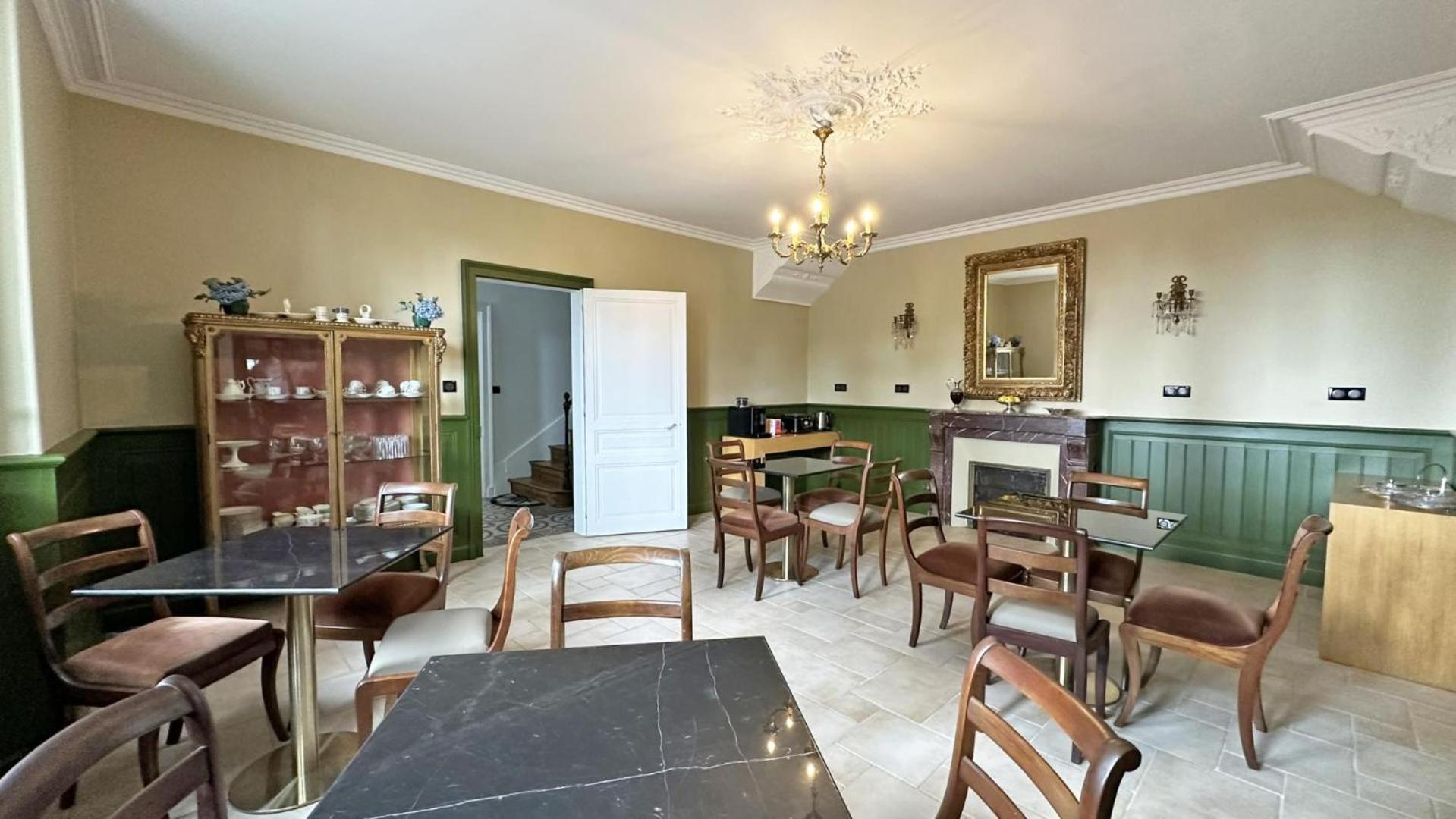 Le Manoir Des Perrieres Bed and Breakfast Rochechouart Eksteriør billede